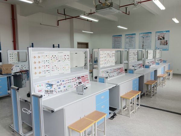 電子技術綜合實訓考核裝置