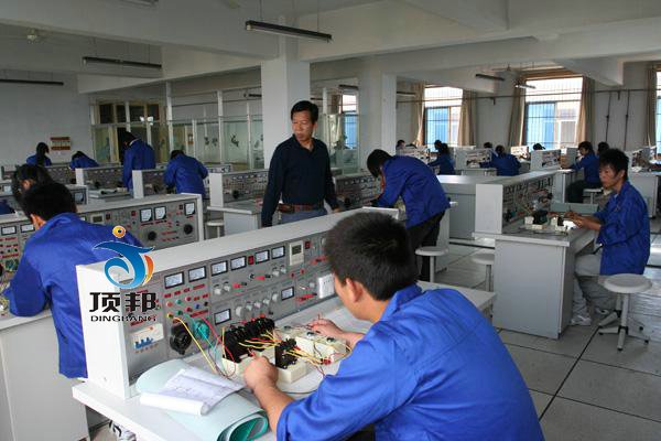 通用電工電子實驗室設備