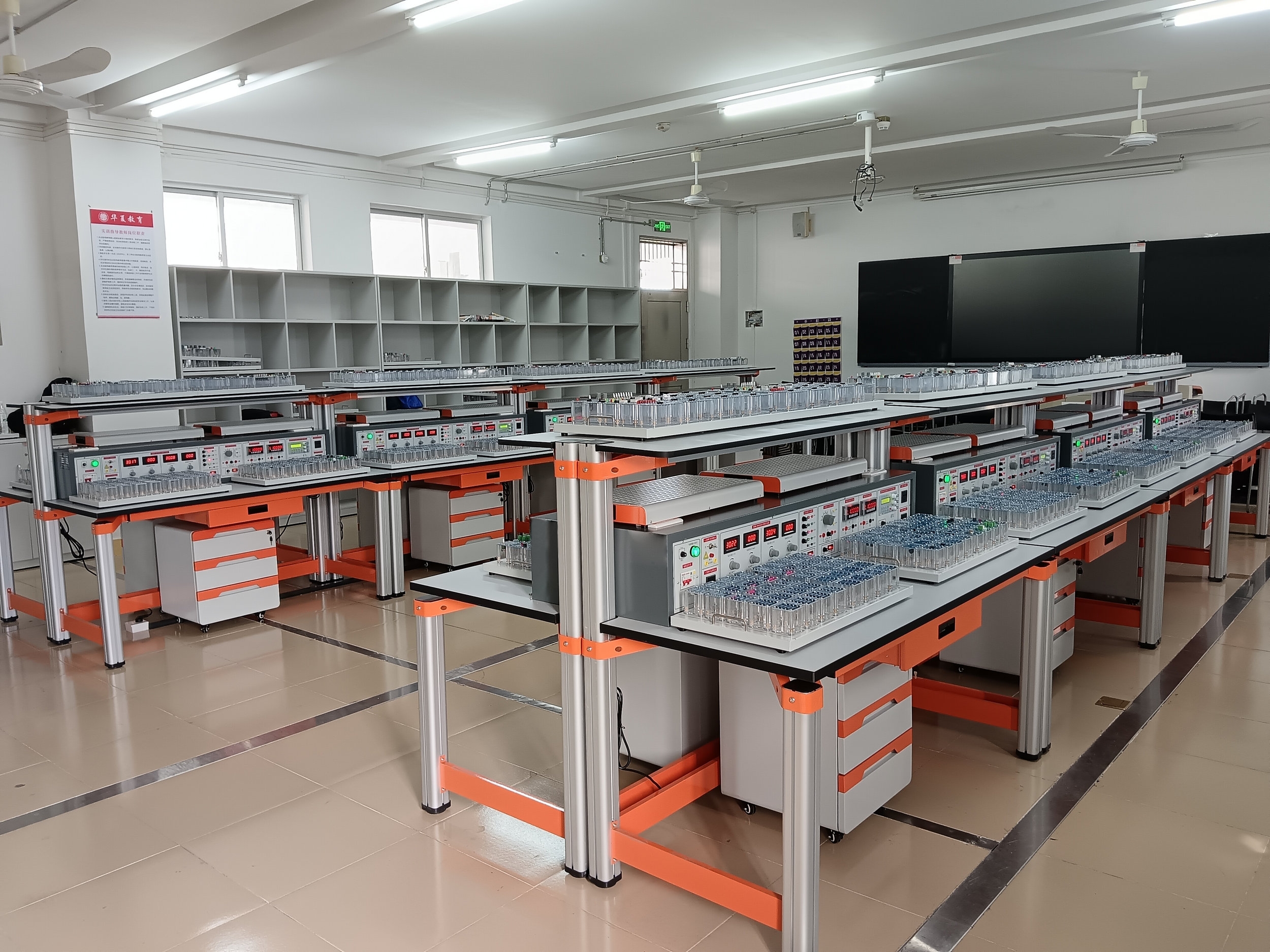 電子技術綜合應用創新實訓考核裝置
